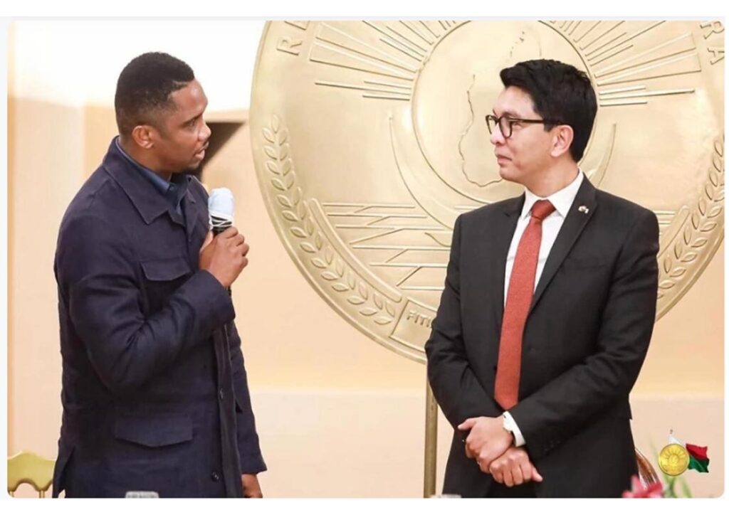 Samuel Eto’o et le Président Malgache Andry Rajoelina